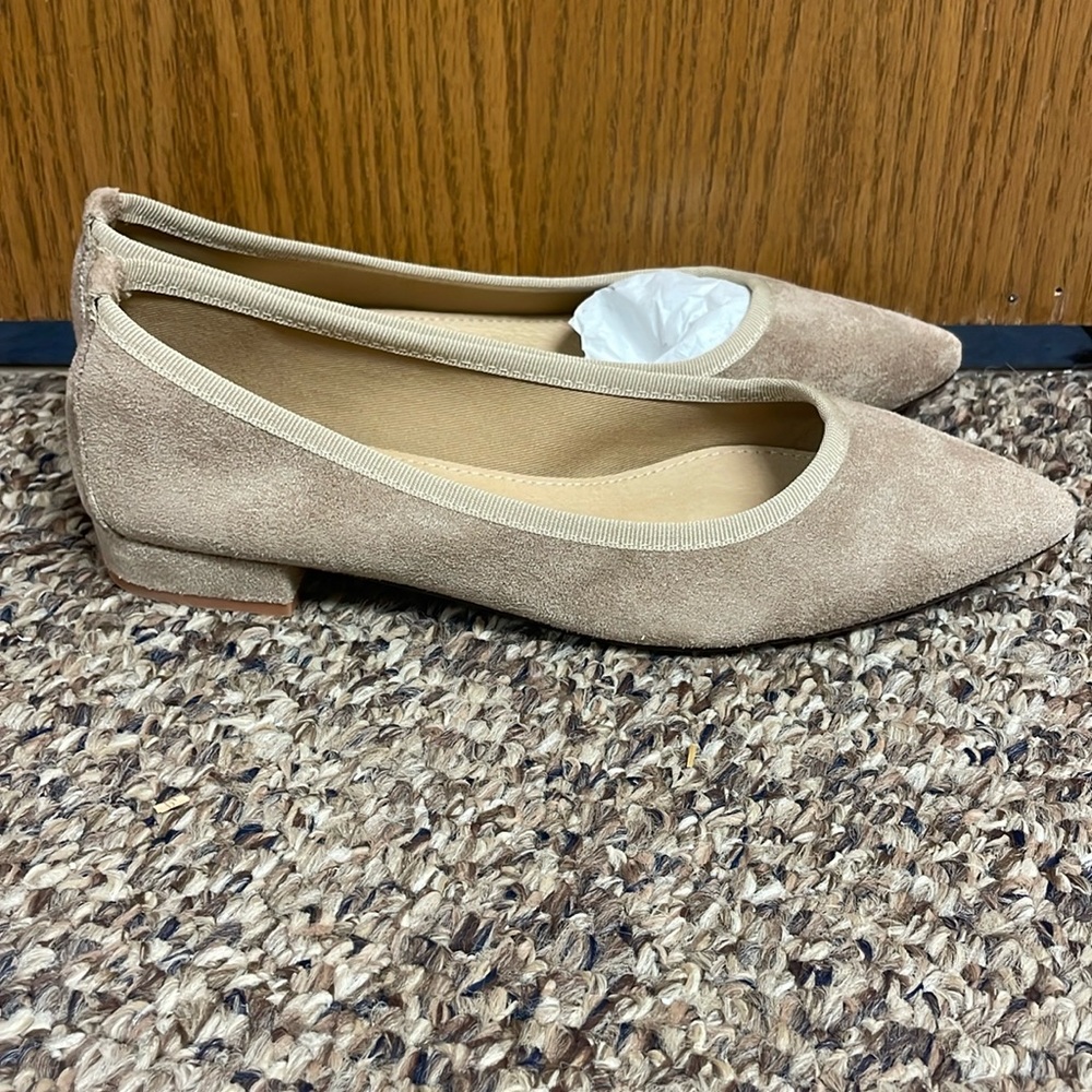 Tan dress shoes